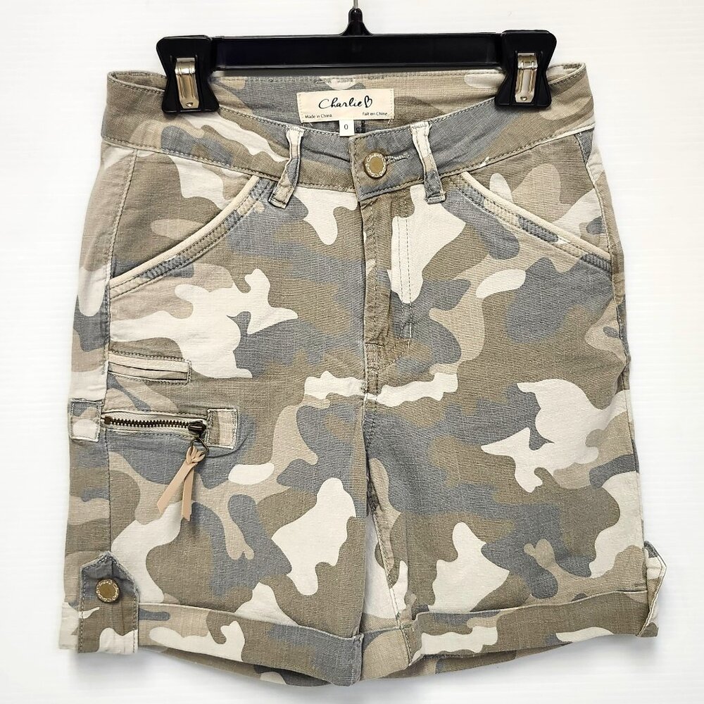 Charlie B Women's Army Print Camo Cargo Shorts W/Pockets Size 0